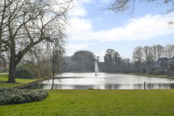 van der Helstlaan 7, Naarden