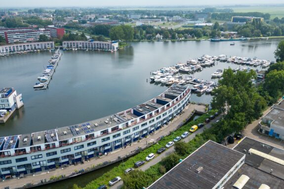 Aquamarin 107, Weesp